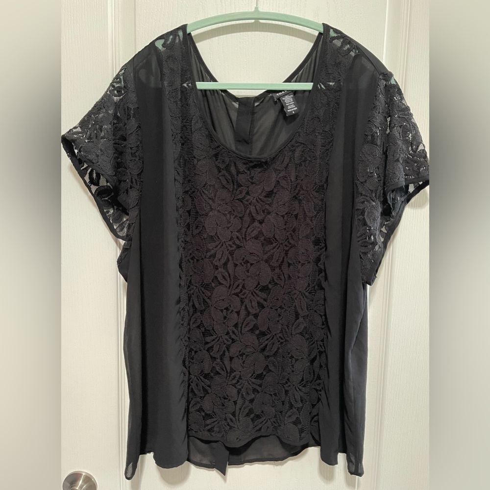 Torrid Black Floral Lace Blouse Size 4